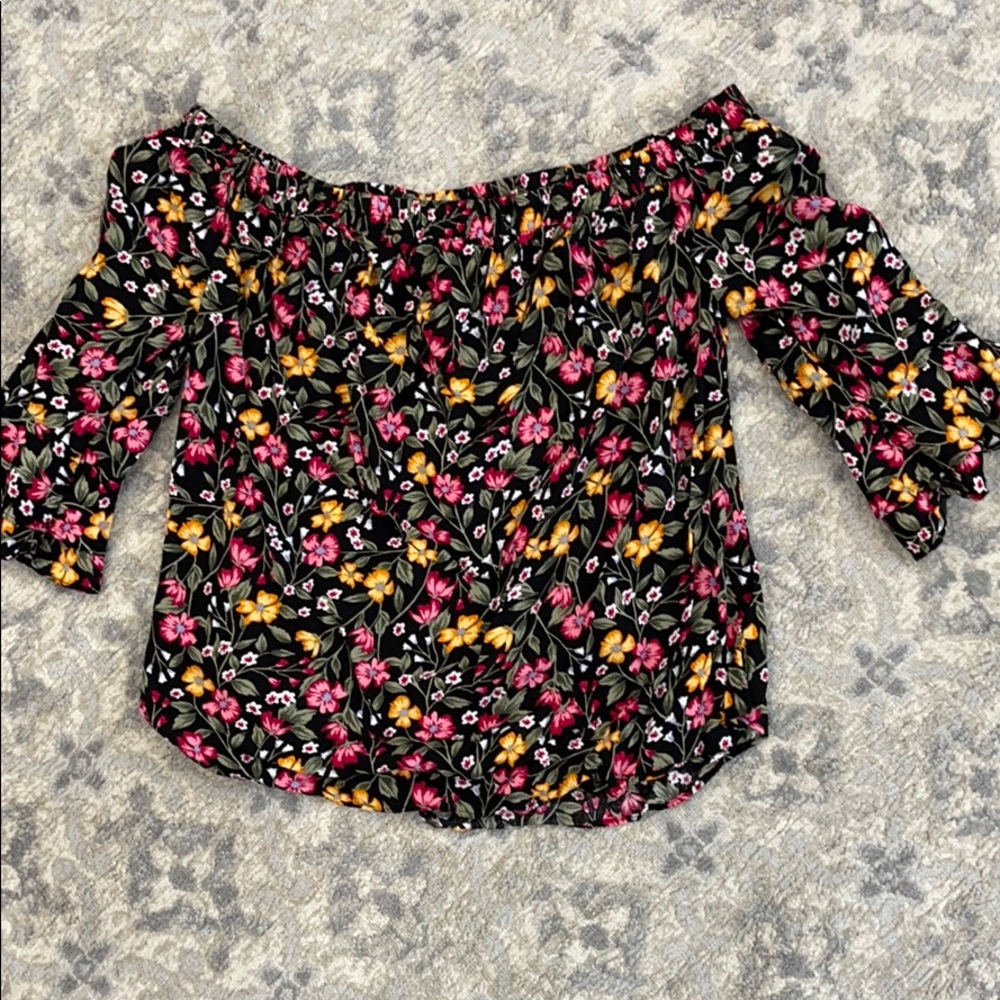 Crop/ off the shoulder top